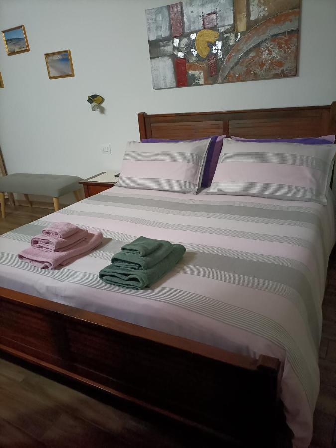 Bed And Breakfast Raggio Di Sole 伊格莱西亚斯 外观 照片