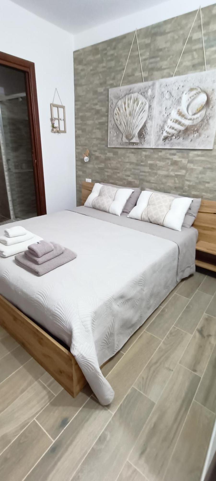 Bed And Breakfast Raggio Di Sole 伊格莱西亚斯 外观 照片
