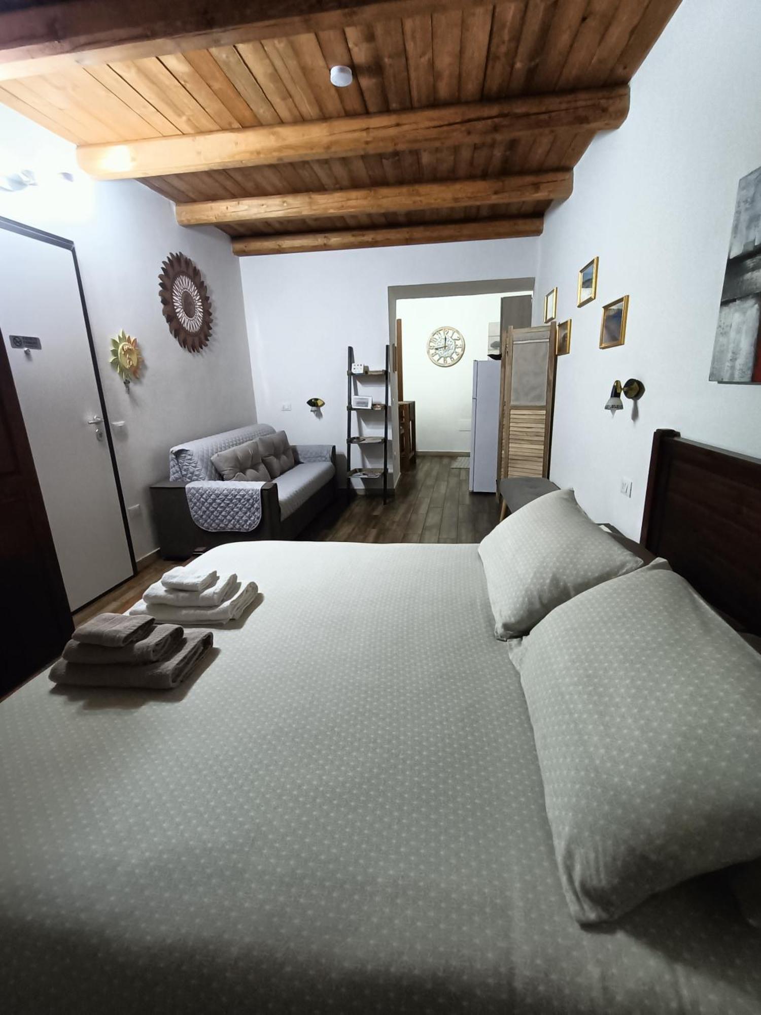 Bed And Breakfast Raggio Di Sole 伊格莱西亚斯 外观 照片
