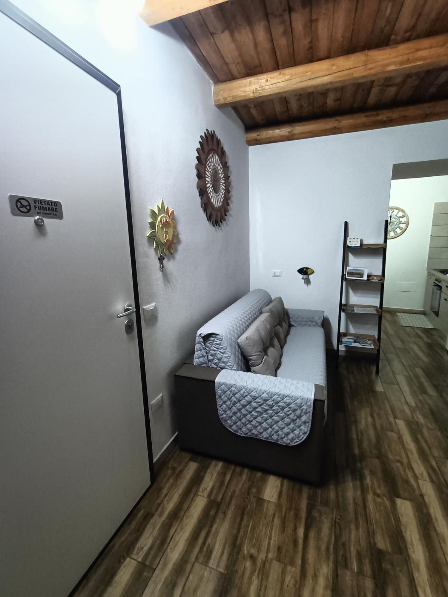Bed And Breakfast Raggio Di Sole 伊格莱西亚斯 外观 照片