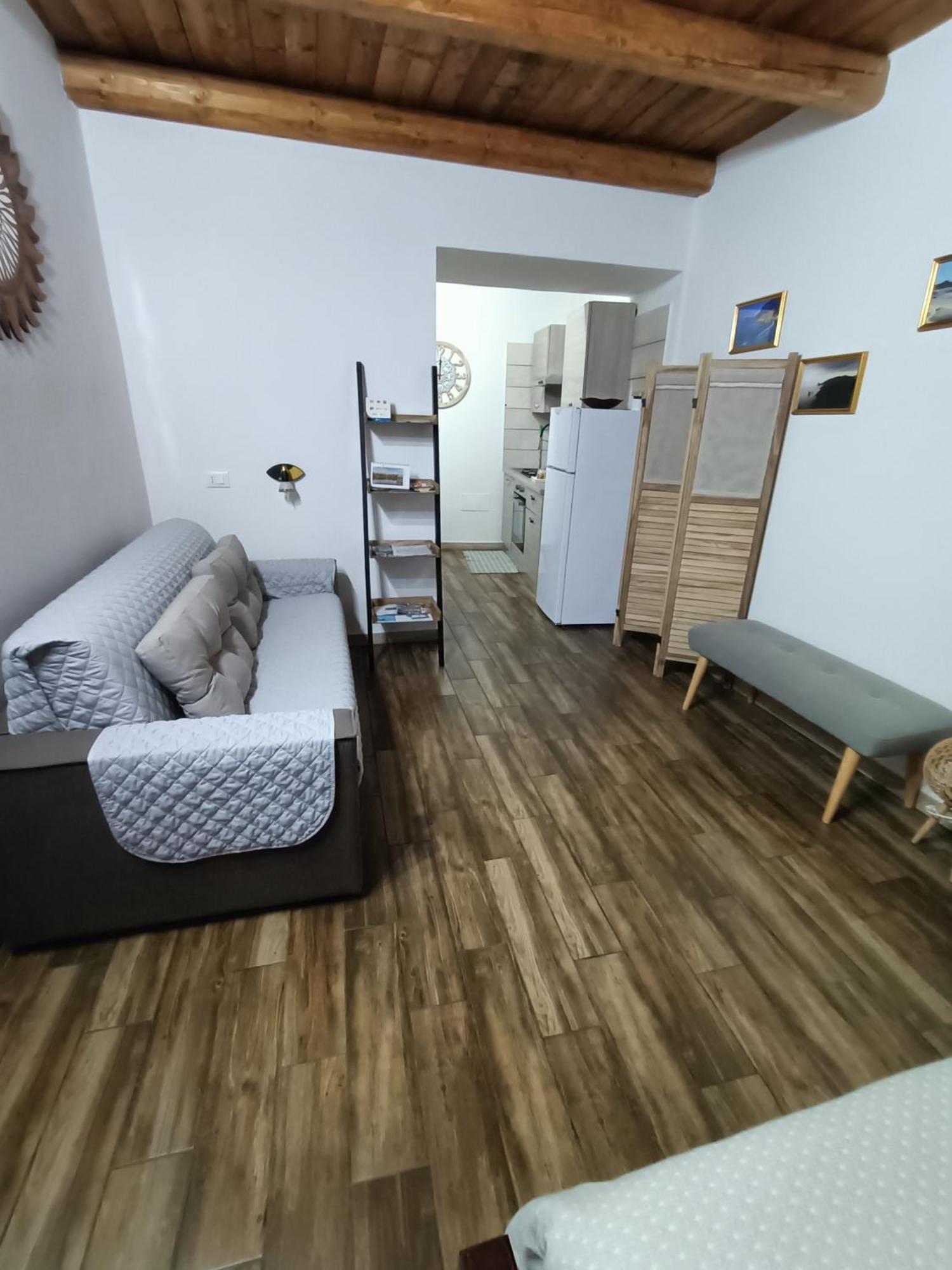 Bed And Breakfast Raggio Di Sole 伊格莱西亚斯 外观 照片
