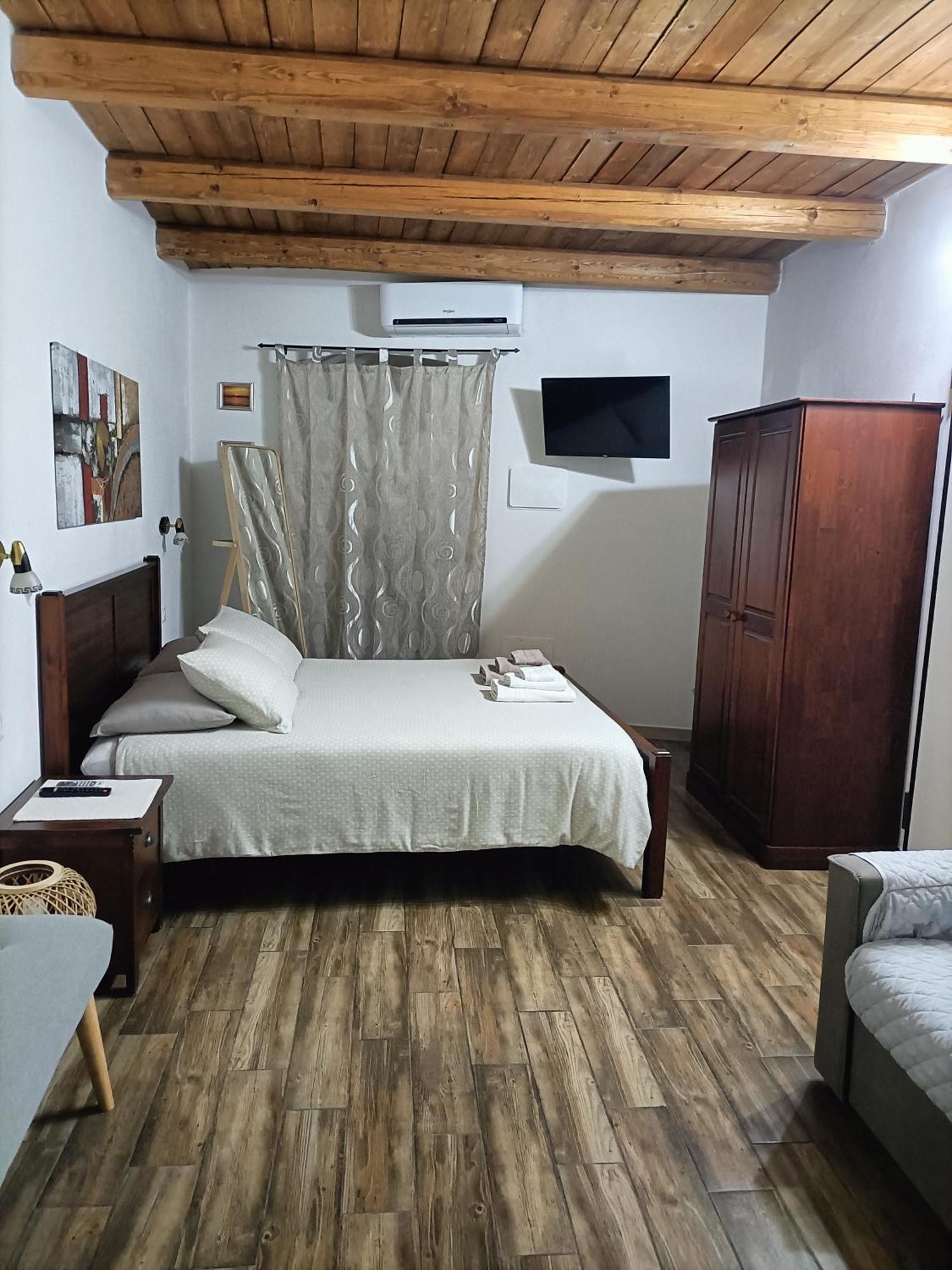 Bed And Breakfast Raggio Di Sole 伊格莱西亚斯 外观 照片