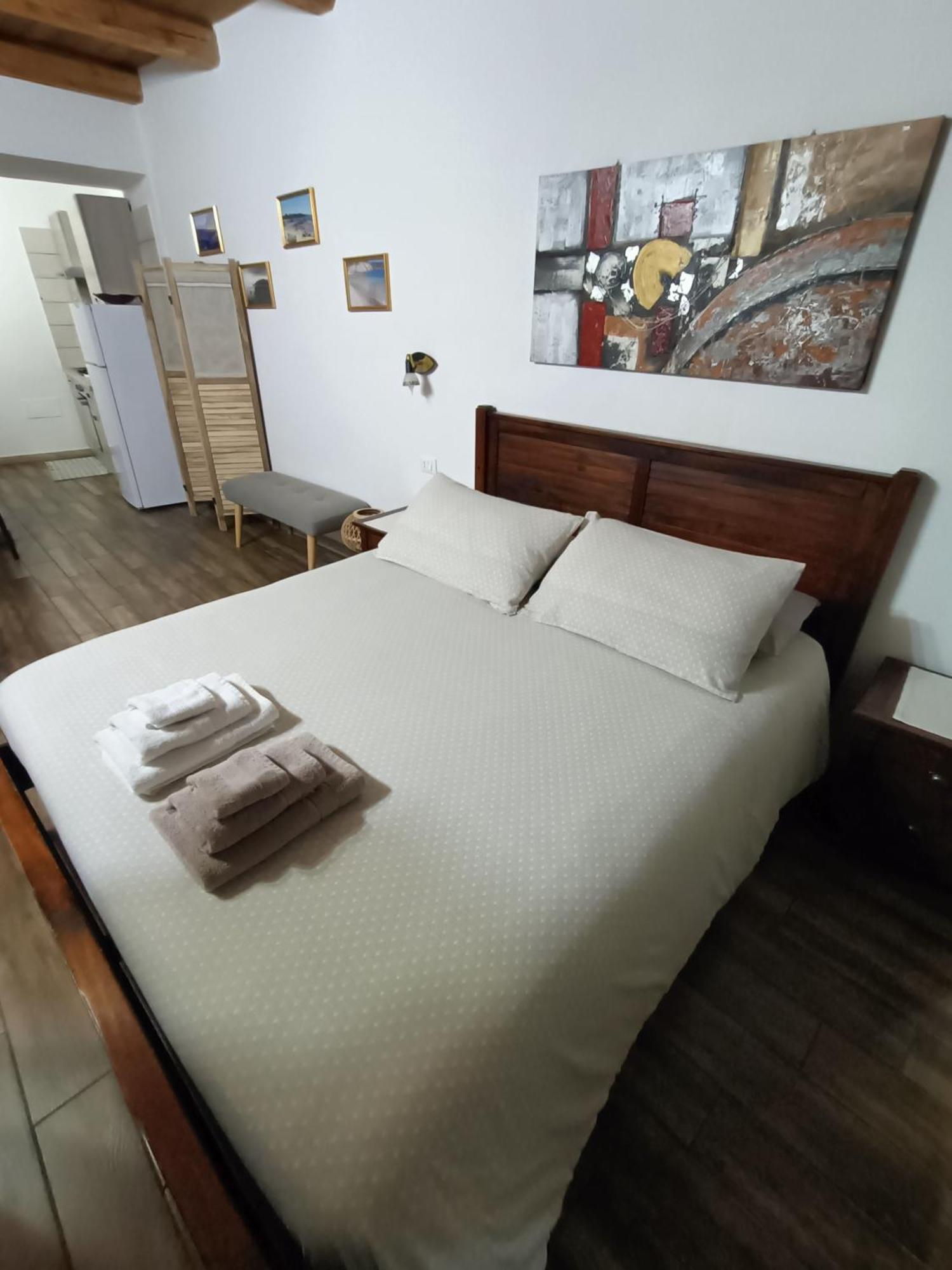 Bed And Breakfast Raggio Di Sole 伊格莱西亚斯 外观 照片