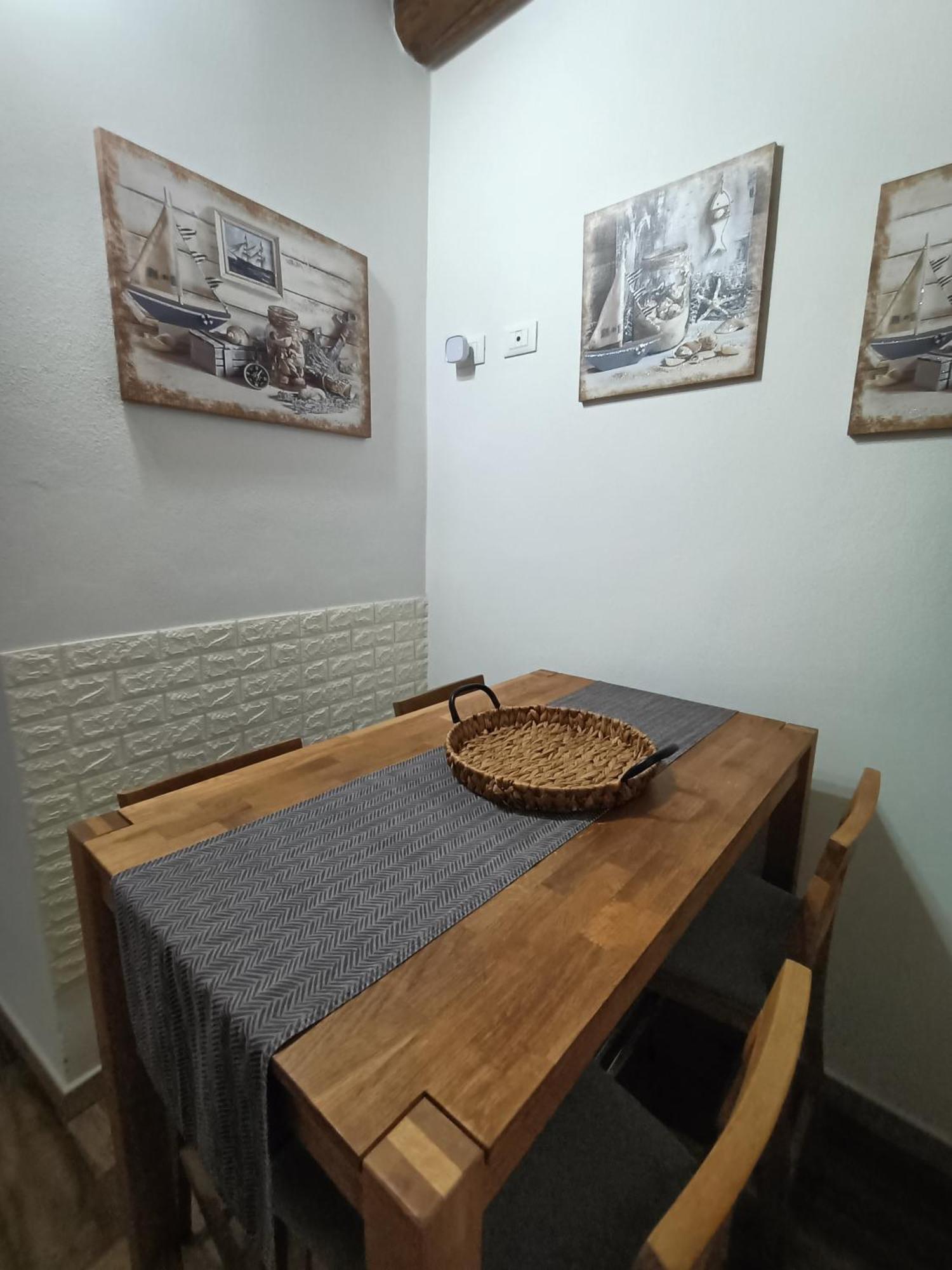 Bed And Breakfast Raggio Di Sole 伊格莱西亚斯 外观 照片