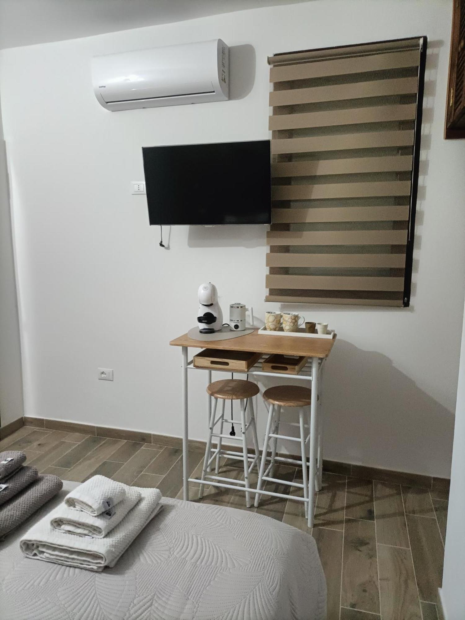 Bed And Breakfast Raggio Di Sole 伊格莱西亚斯 外观 照片