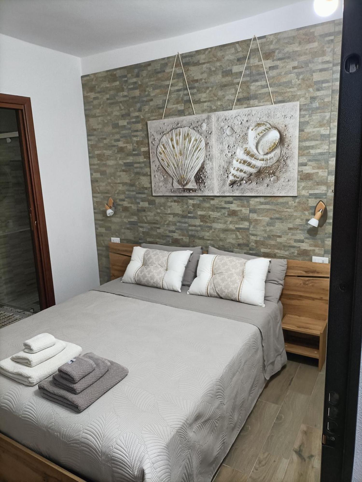 Bed And Breakfast Raggio Di Sole 伊格莱西亚斯 外观 照片