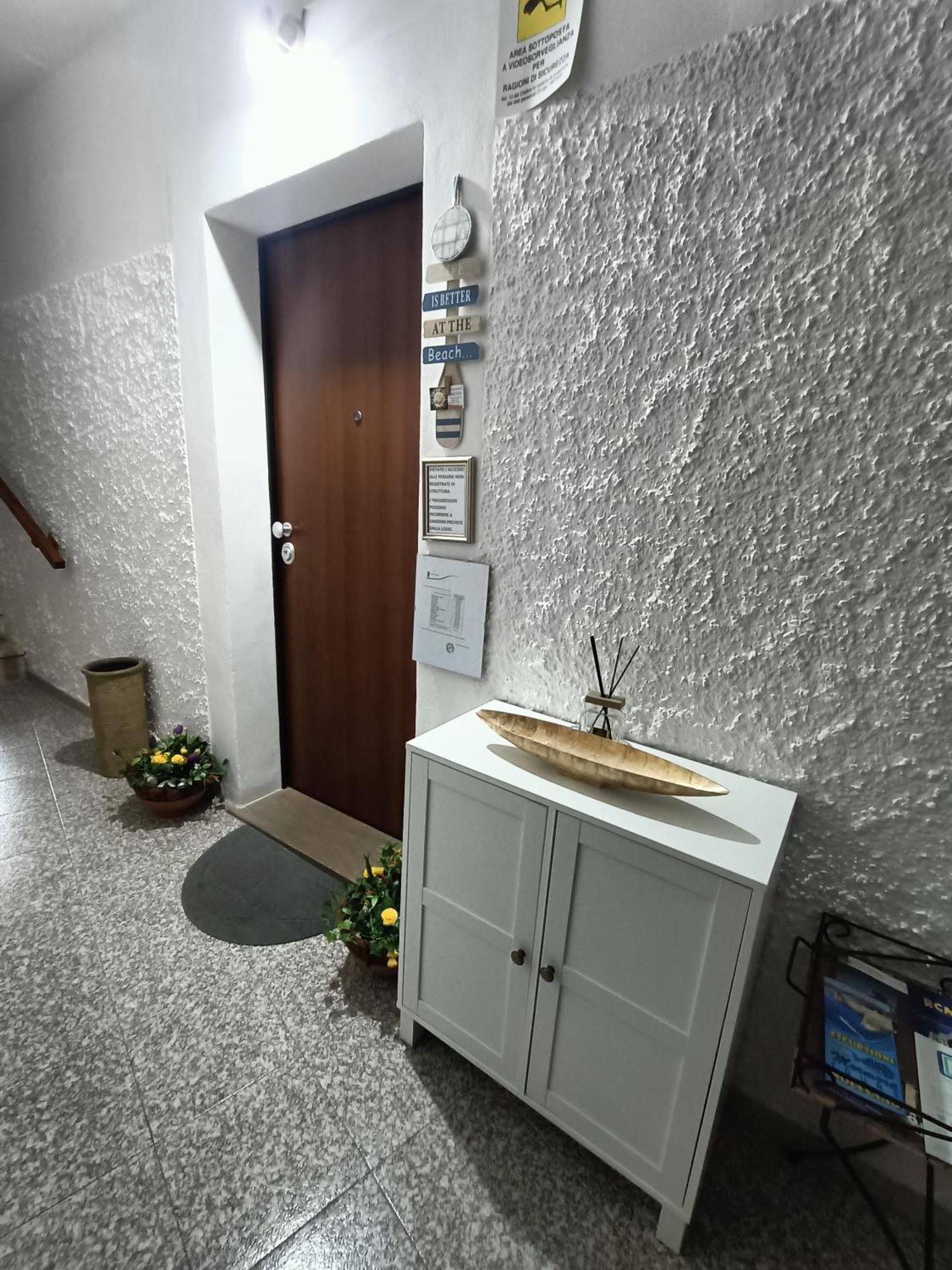 Bed And Breakfast Raggio Di Sole 伊格莱西亚斯 外观 照片