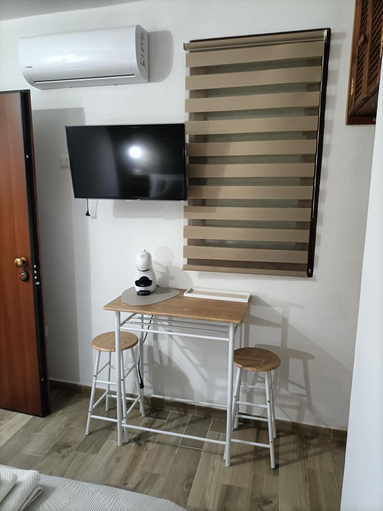 Bed And Breakfast Raggio Di Sole 伊格莱西亚斯 外观 照片
