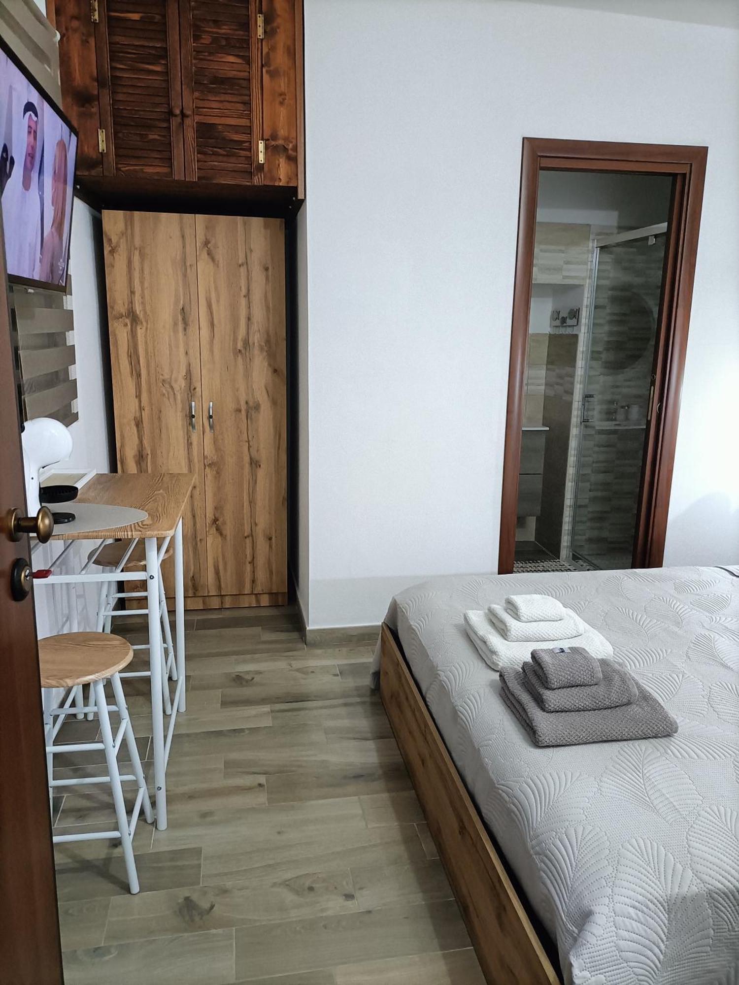 Bed And Breakfast Raggio Di Sole 伊格莱西亚斯 外观 照片