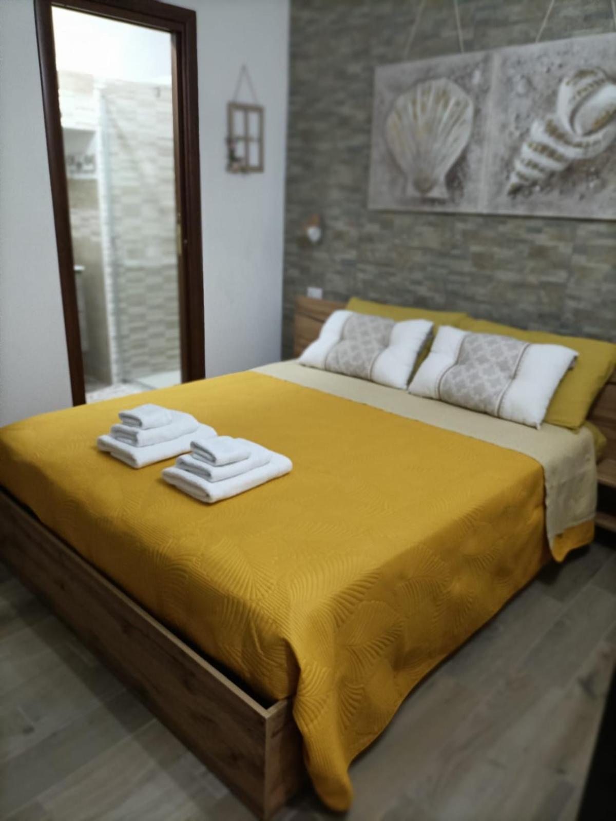 Bed And Breakfast Raggio Di Sole 伊格莱西亚斯 外观 照片